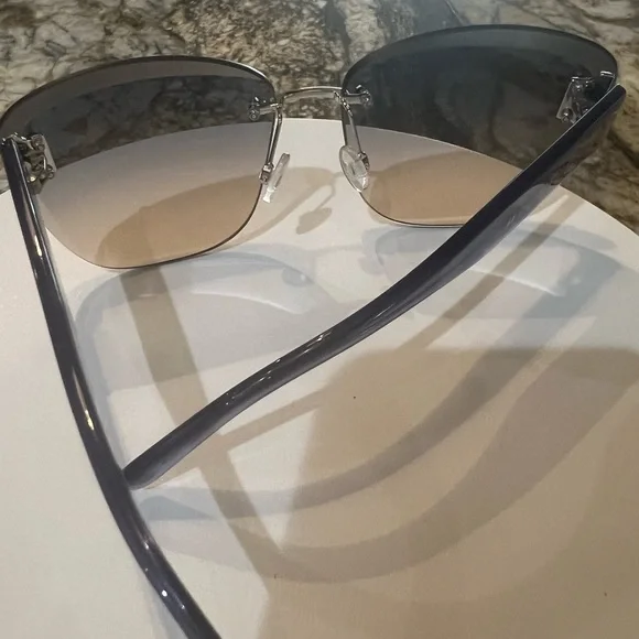 Henri Bendel Blue Rimless Women’s Sunglasses NWOT! - Picture 5 of 6
